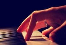 铁腕与温情：弗里克用纪律重塑巴萨的冠军基因.